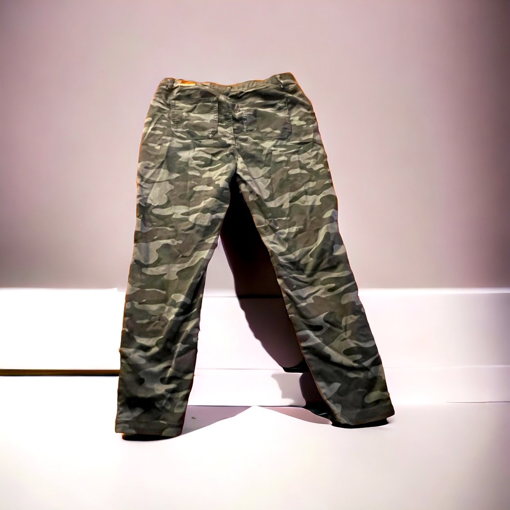 (NWT) (Never Worn) KNOX ROSE CAMO PANTS